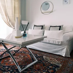 comecasa-cosy-apartment-with-flowery-terrace.italymilanhotels.net/